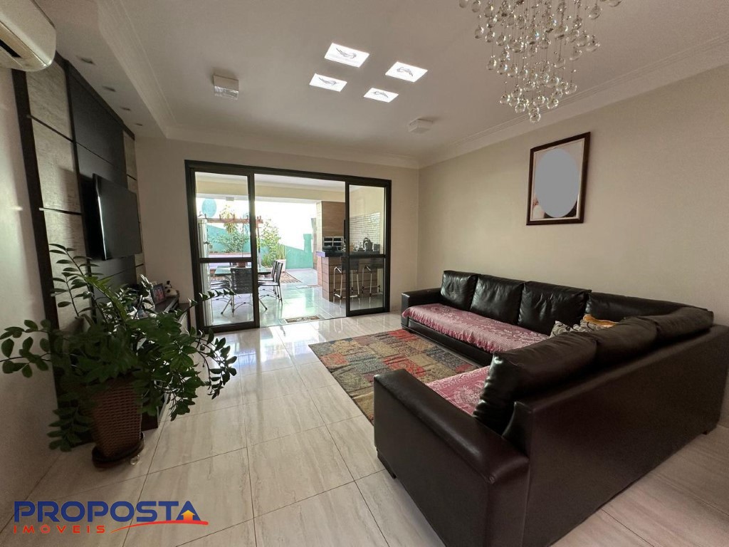 Casa à venda em Parque Das Grevíleas, Maringá — Portal Chave Fácil