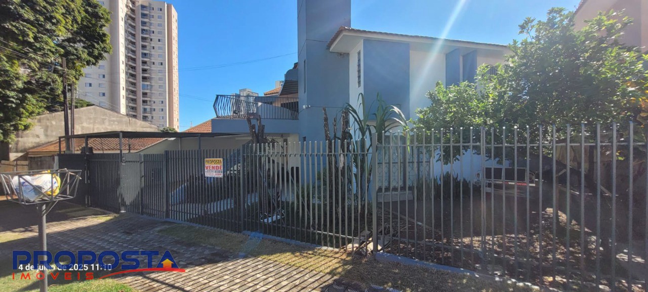 Sobrado à venda em Zona 08, Maringá — Portal Chave Fácil