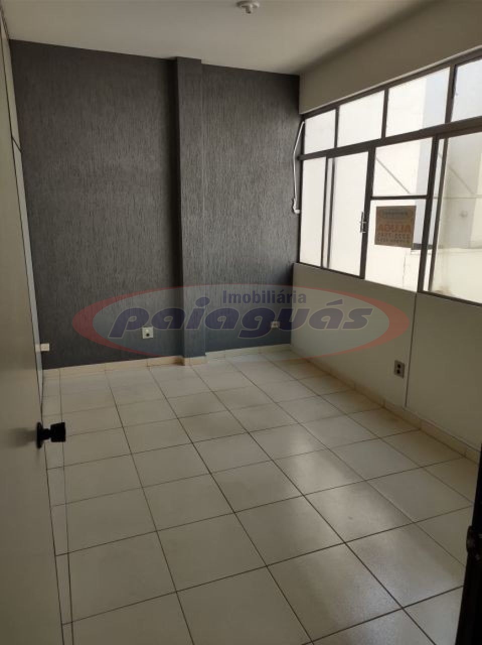 Sala/Conjunto Comercial para alugar em Zona 02, Maringá — Portal Chave Fácil