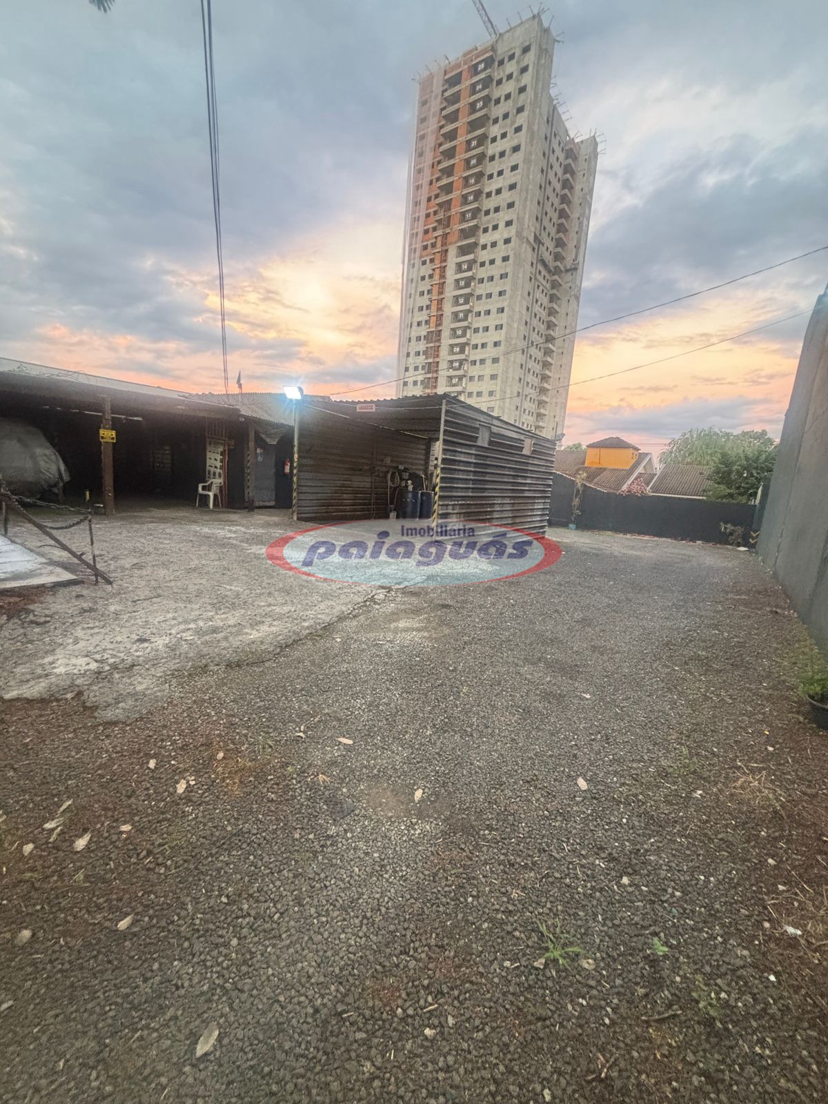 Terreno/Área à venda em Zona 08, Maringá — Portal Chave Fácil