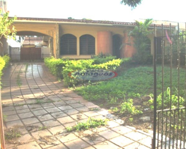 Casa à venda em Zona 04, Maringá — Portal Chave Fácil