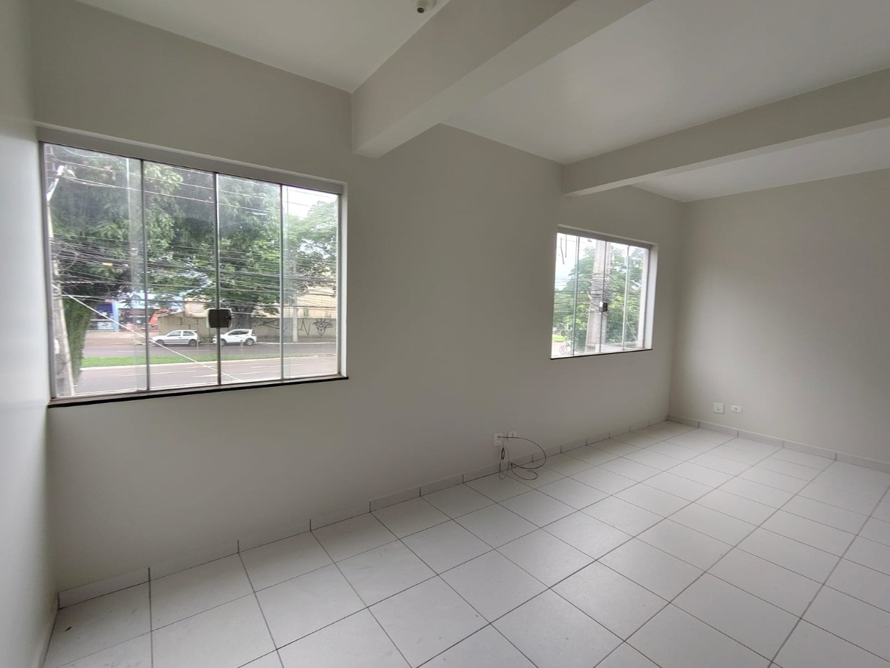 Sala/Conjunto Comercial para alugar em Zona 08, Maringá — Portal Chave Fácil