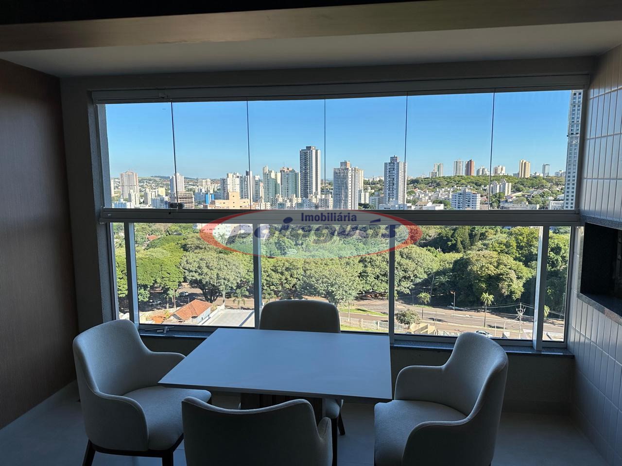 Apartamento à venda em Zona 03, Maringá — Portal Chave Fácil