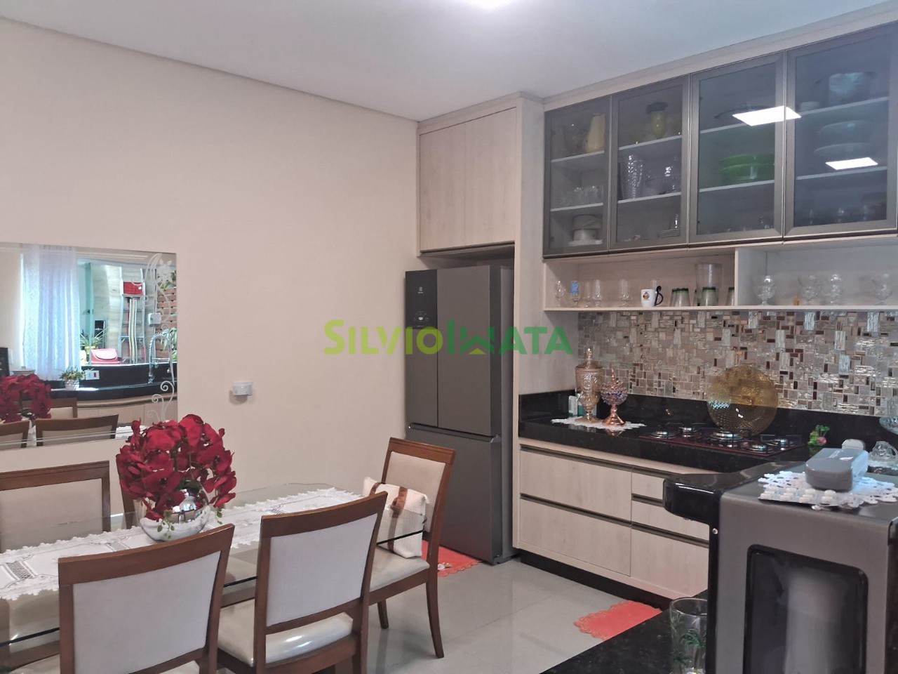 Sobrado à venda em Jardim Diamante, Maringá — Portal Chave Fácil