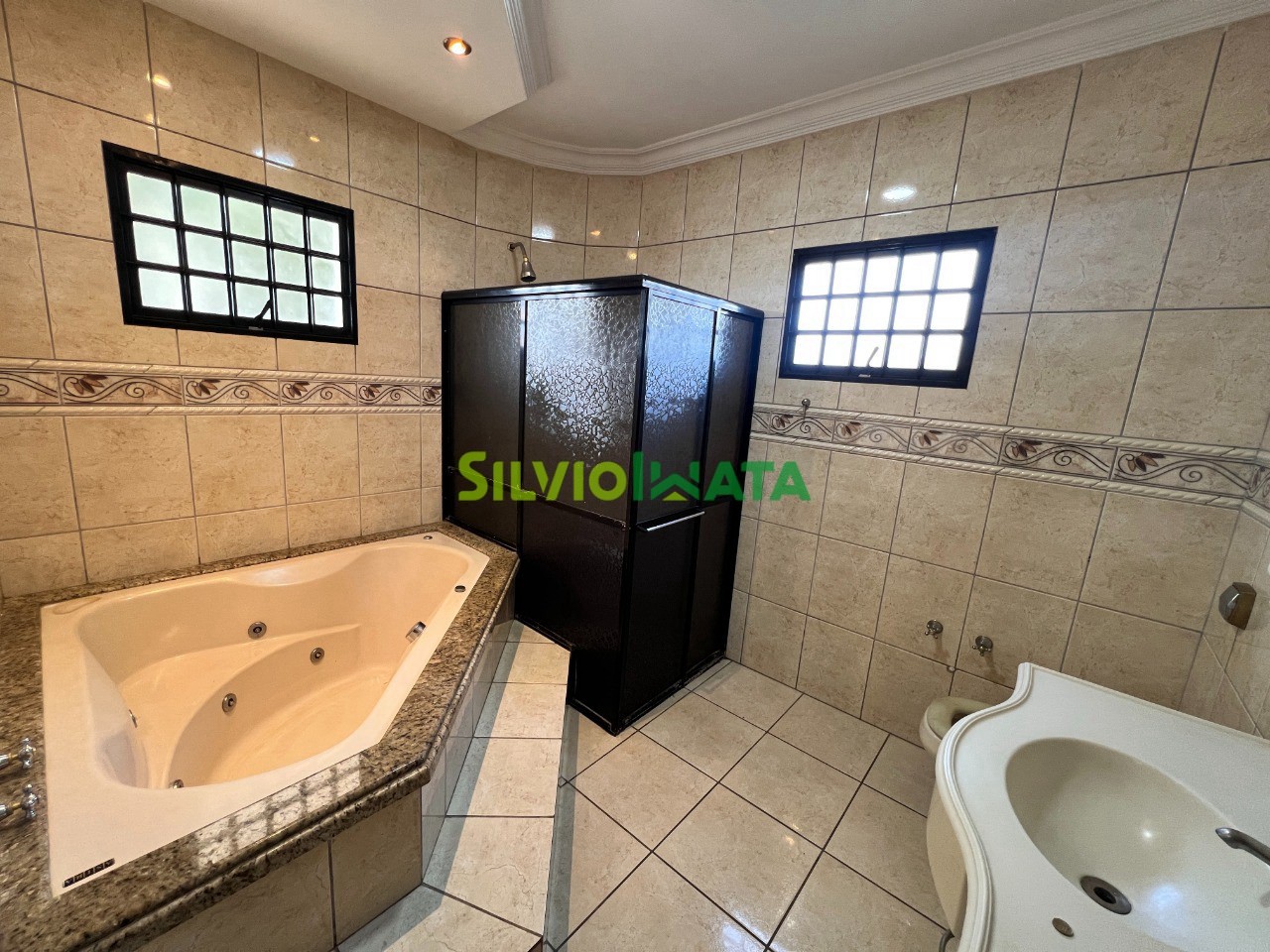 Casa à venda em Jardim Copacabana, Maringá — Portal Chave Fácil