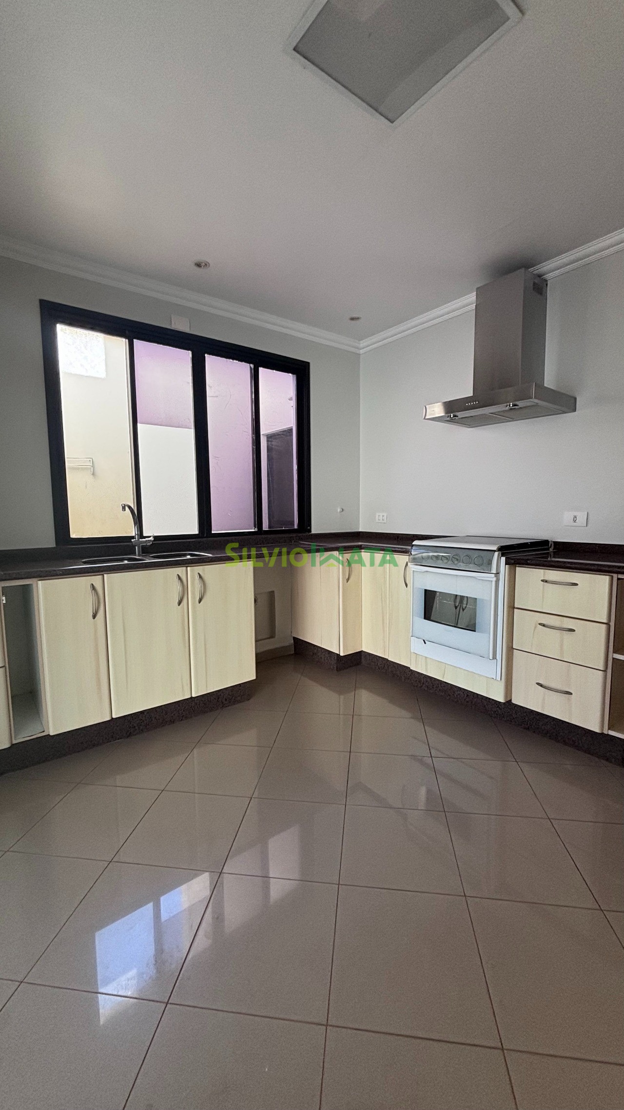 Casa à venda em Zona 08, Maringá — Portal Chave Fácil