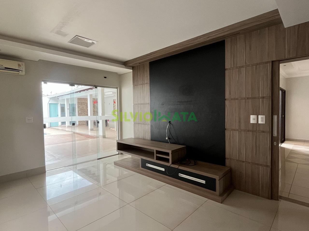 Casa à venda em Zona 08, Maringá — Portal Chave Fácil