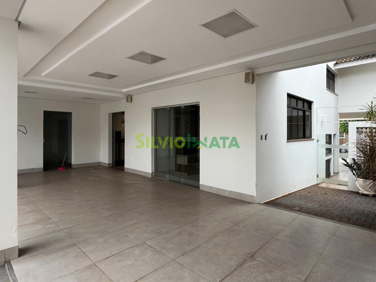 Casa à venda em Zona 08, Maringá — Portal Chave Fácil