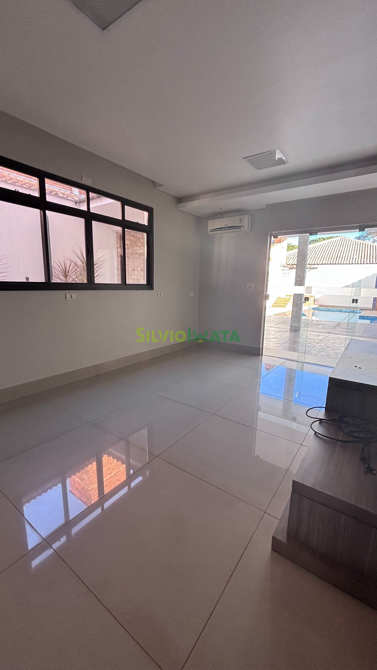 Casa à venda em Zona 08, Maringá — Portal Chave Fácil