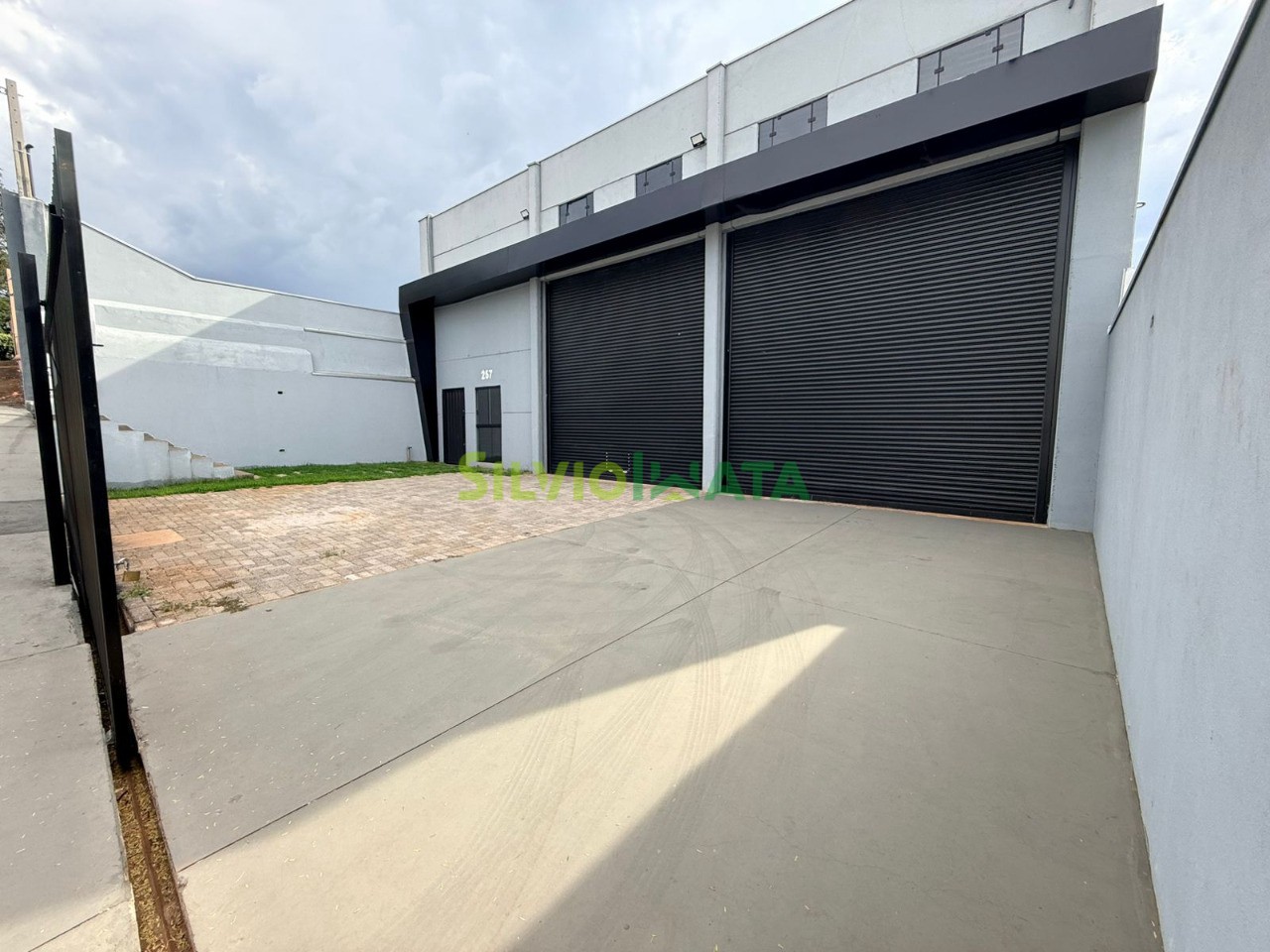 Barracão/Galpão para alugar em Zona 06, Maringá — Portal Chave Fácil