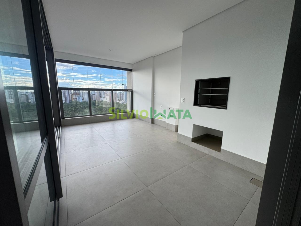 Apartamento à venda em Zona 03, Maringá — Portal Chave Fácil