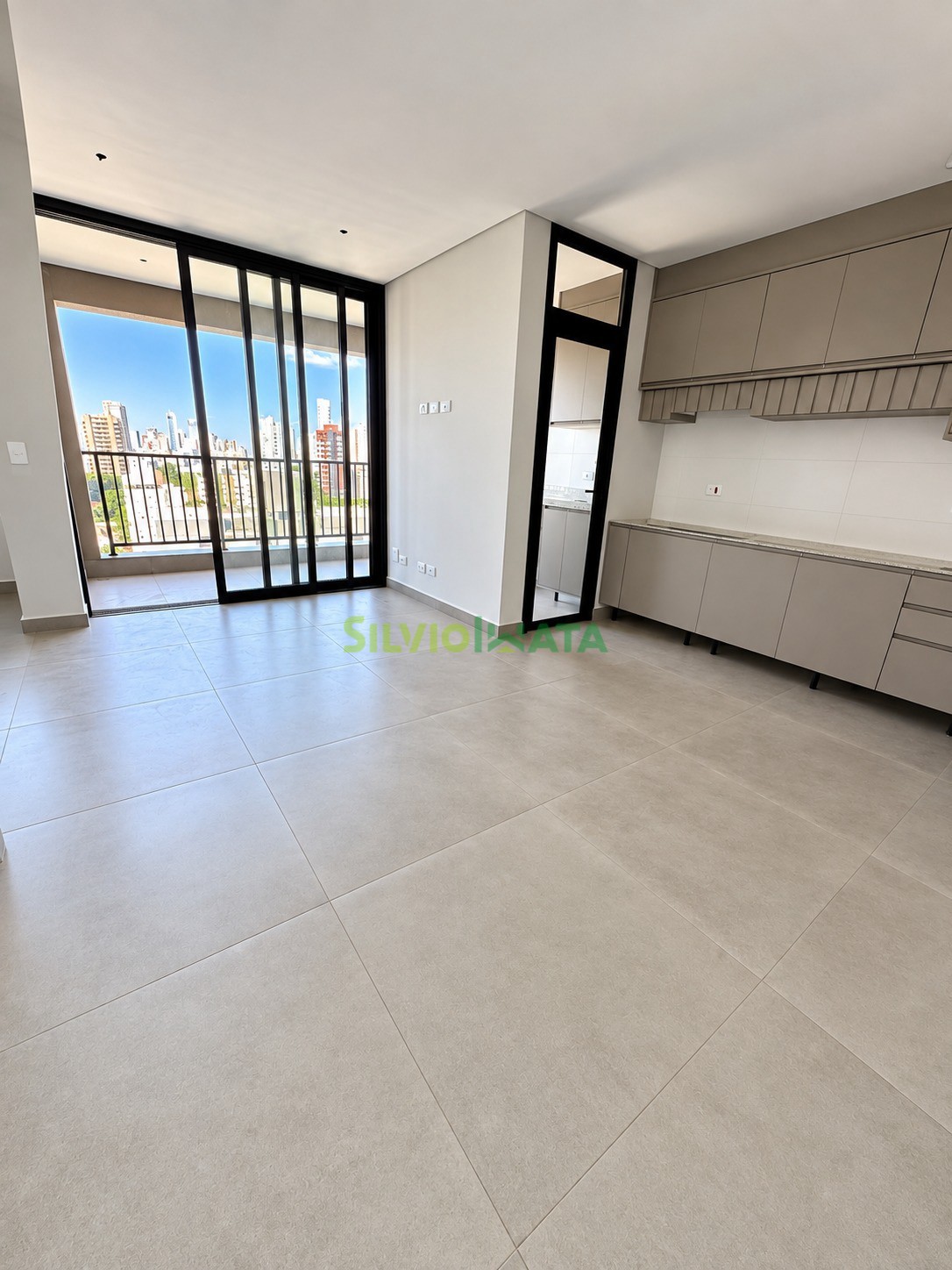 Apartamento à venda em Zona 07, Maringá — Portal Chave Fácil