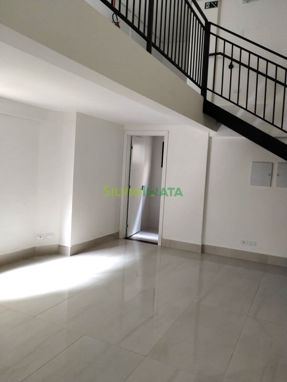 Sala/Conjunto Comercial à venda em Zona 05, Maringá — Portal Chave Fácil