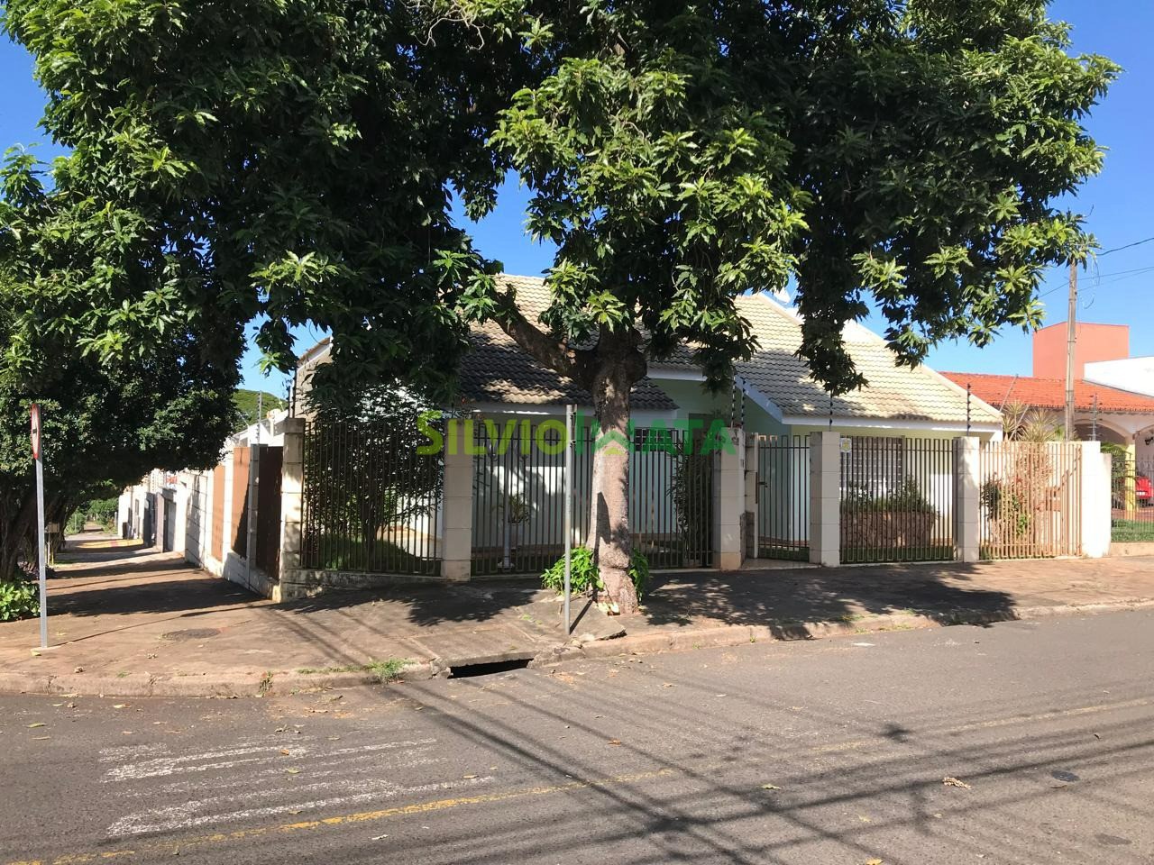 Casa à venda em Zona 05, Maringá — Portal Chave Fácil