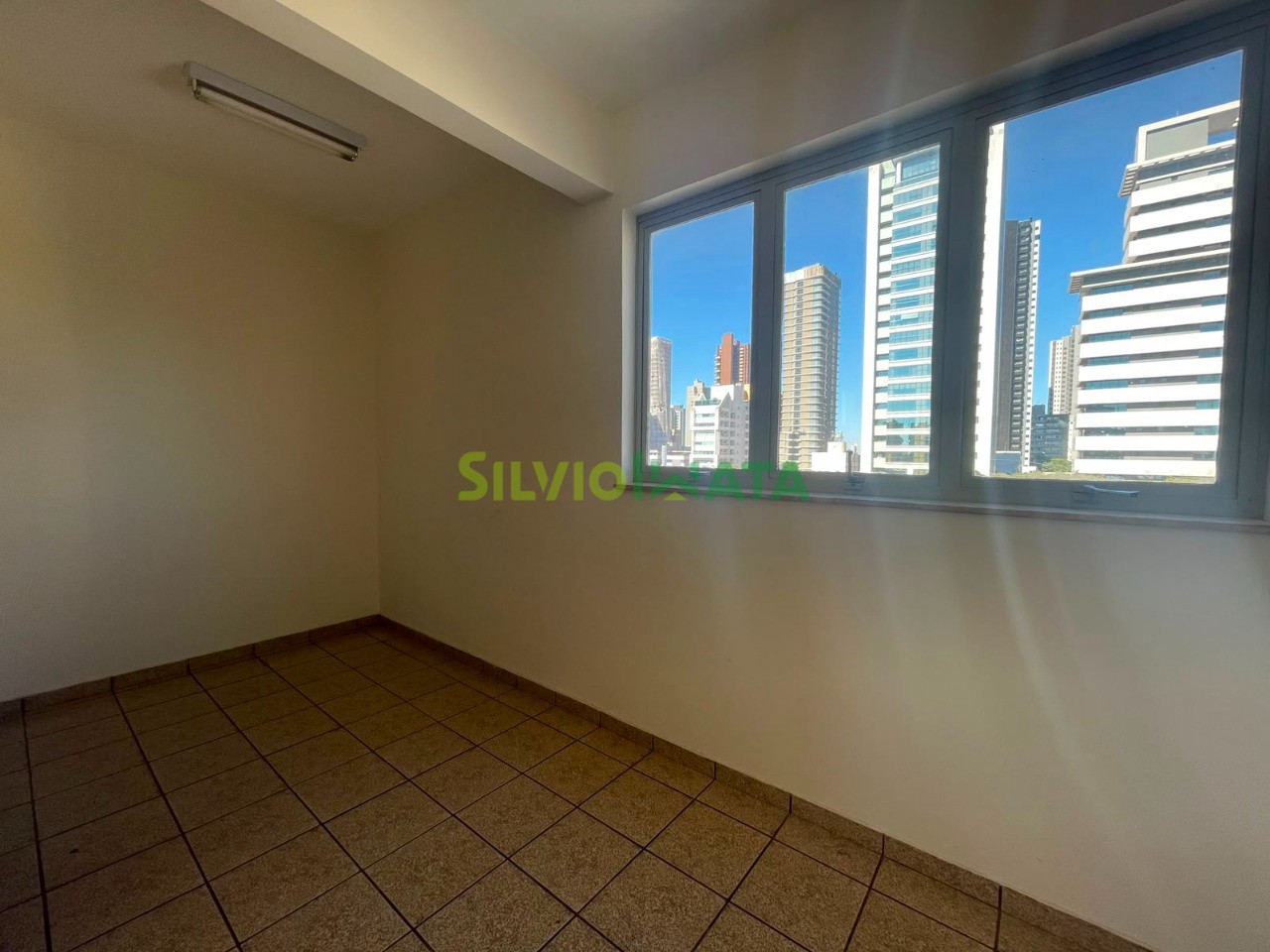 Sala/Conjunto Comercial para alugar em Zona 01 Centro, Maringá — Portal Chave Fácil