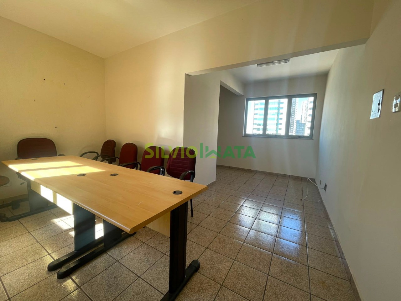Sala/Conjunto Comercial para alugar em Zona 01 Centro, Maringá — Portal Chave Fácil