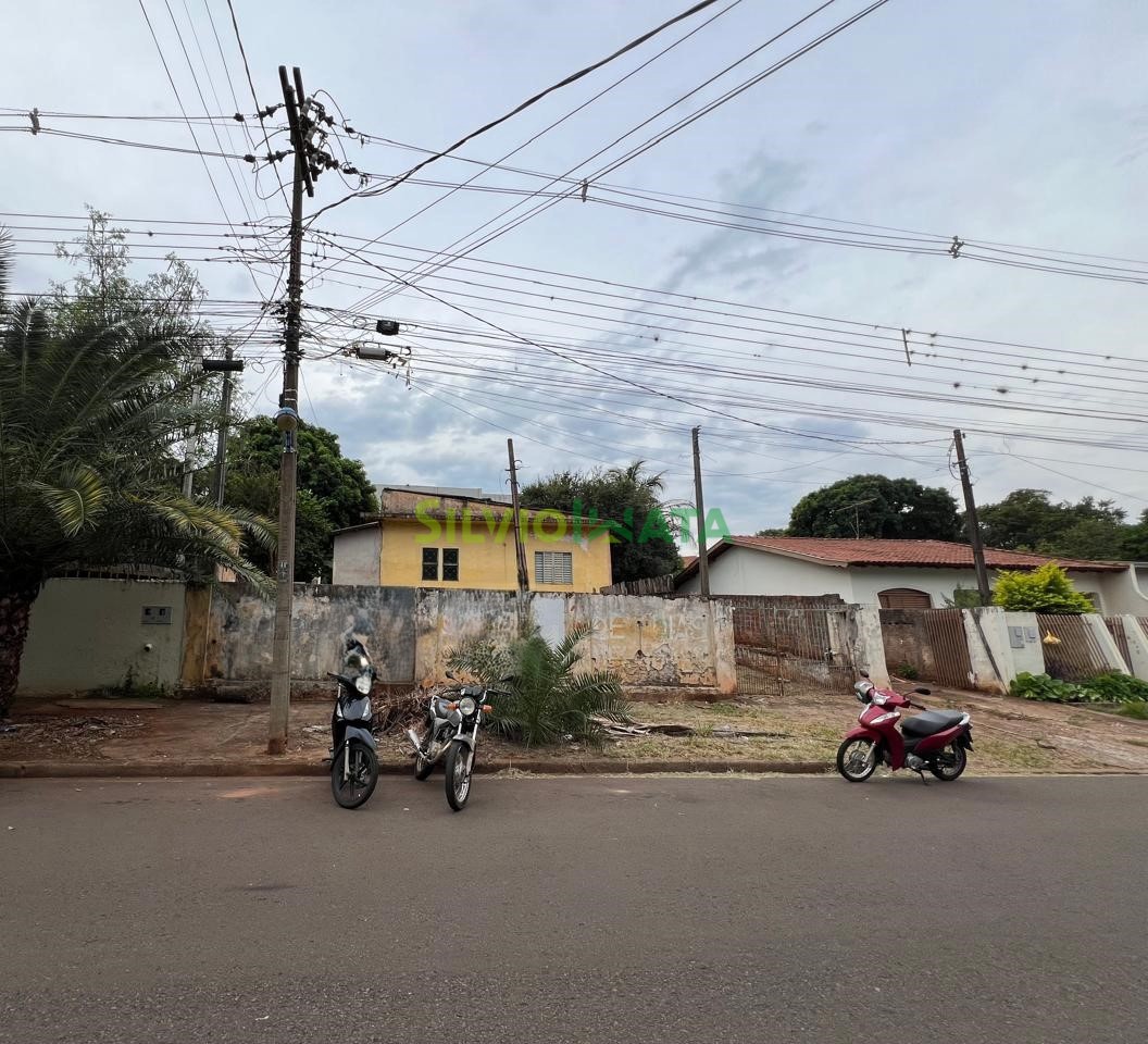 Terreno/Área à venda em Zona 08, Maringá — Portal Chave Fácil