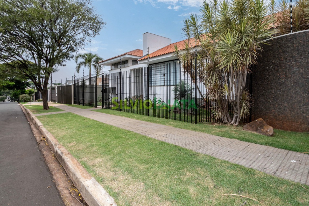 Casa à venda em Zona 05, Maringá — Portal Chave Fácil