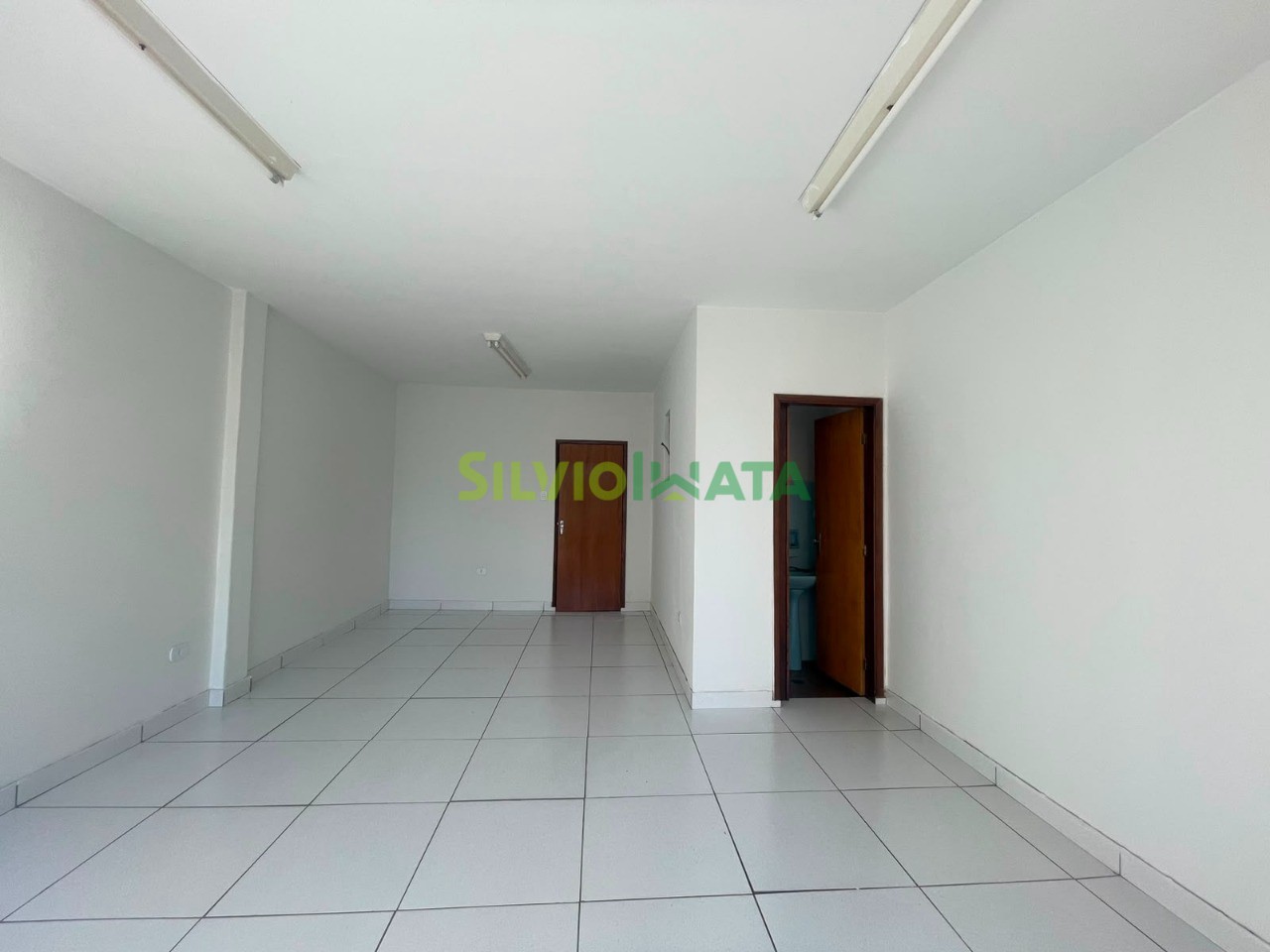 Sala/Conjunto Comercial para alugar em Zona 01 Centro, Maringá — Portal Chave Fácil