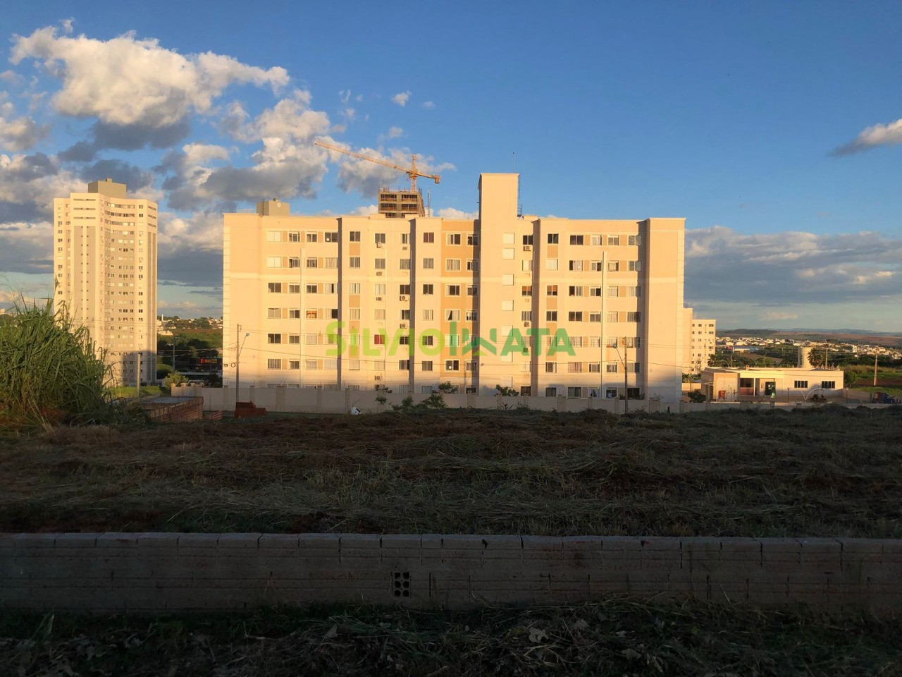 Terreno à Venda com Excelente Dimensão em Maringá
