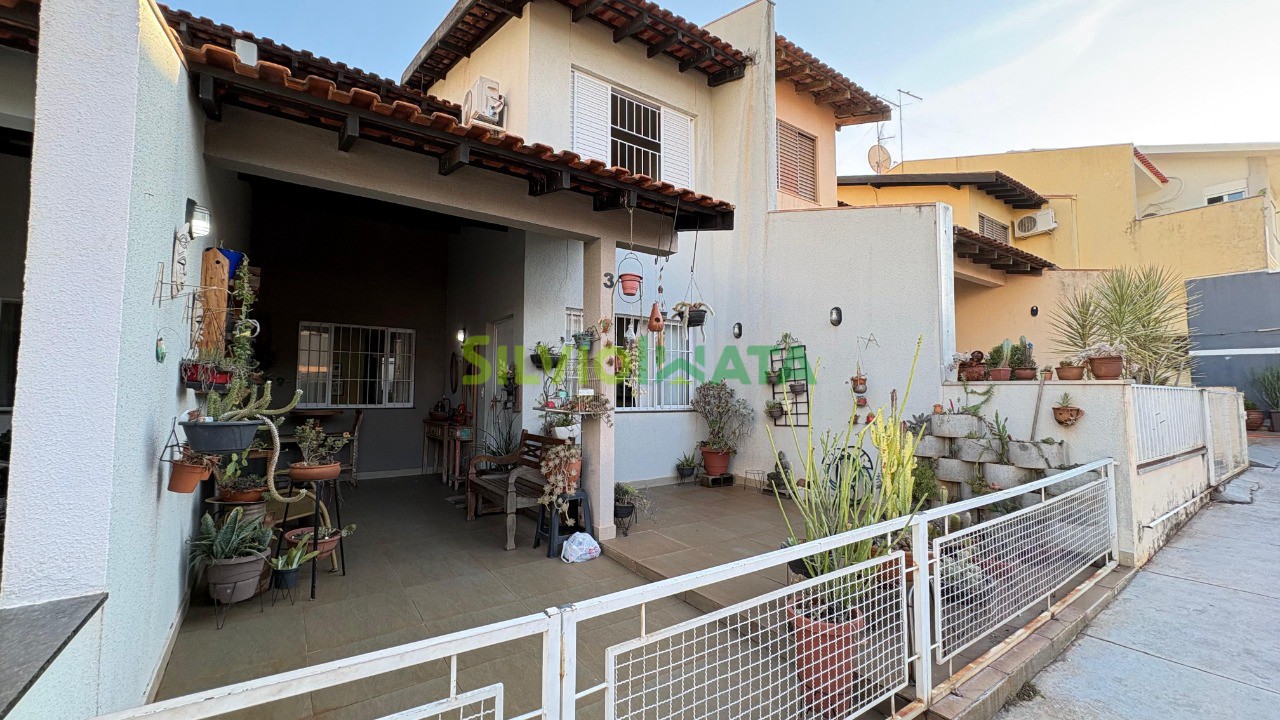 Casa à venda em Vila Marumby, Maringá — Portal Chave Fácil