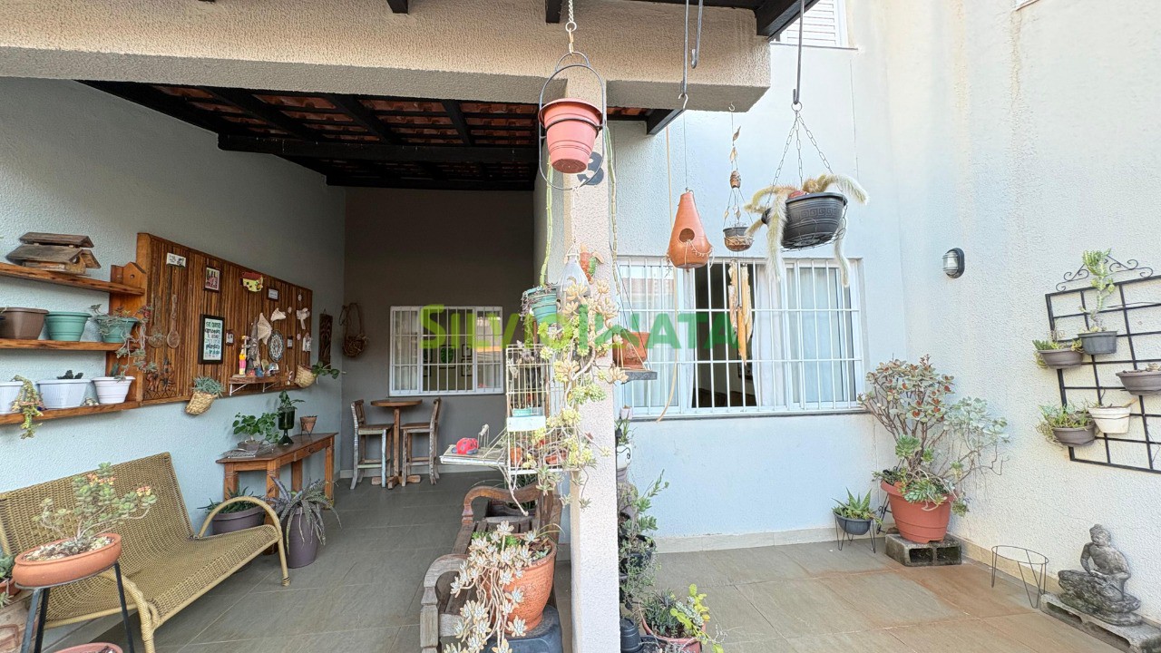 Casa à venda em Vila Marumby, Maringá — Portal Chave Fácil