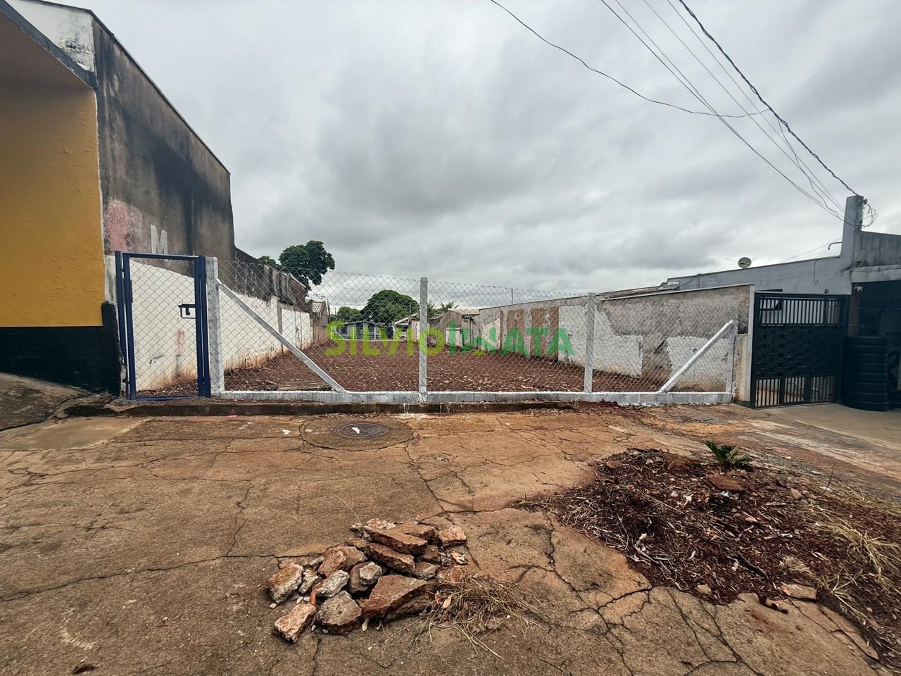 Terreno/Área à venda em Conjunto Residencial Ney Braga, Maringá — Portal Chave Fácil