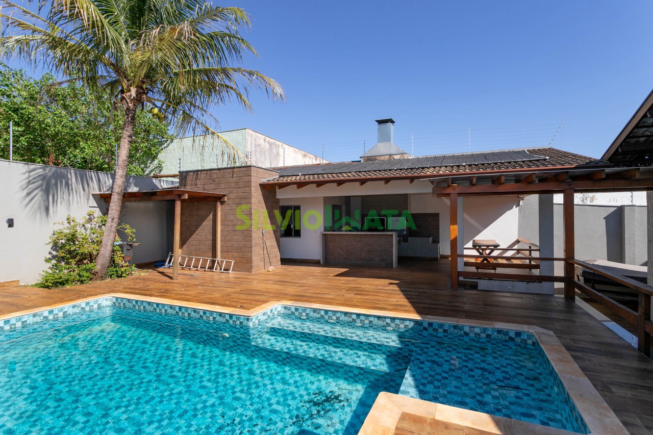 Casa à venda em Zona 02, Maringá — Portal Chave Fácil