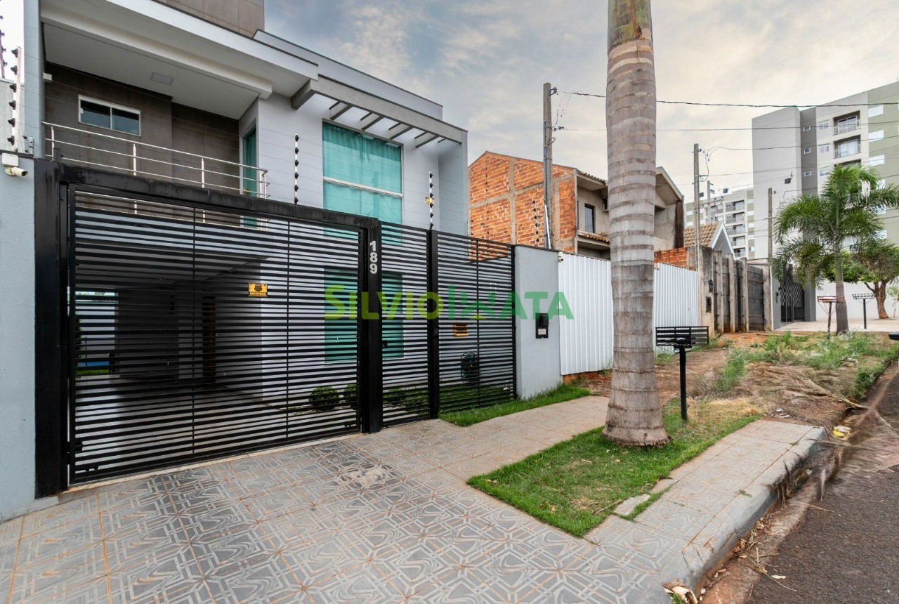Casa à venda em Jardim Petrópolis, Maringá — Portal Chave Fácil