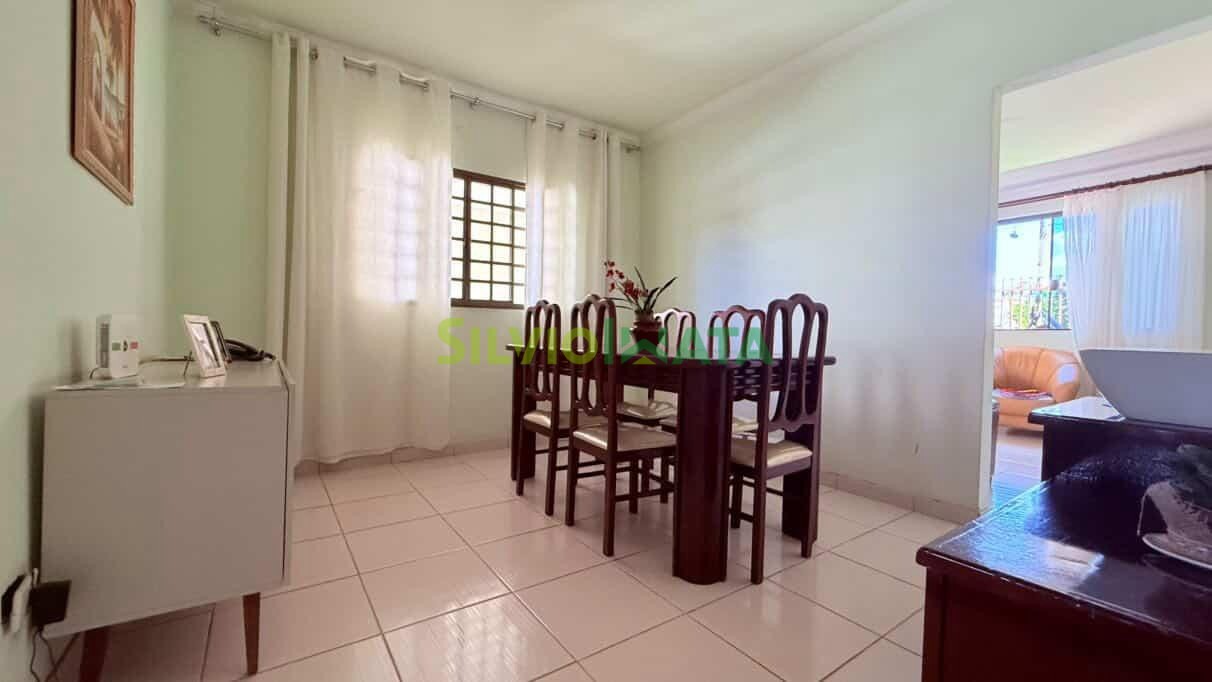 Casa à venda em Jardim Paris, Maringá — Portal Chave Fácil