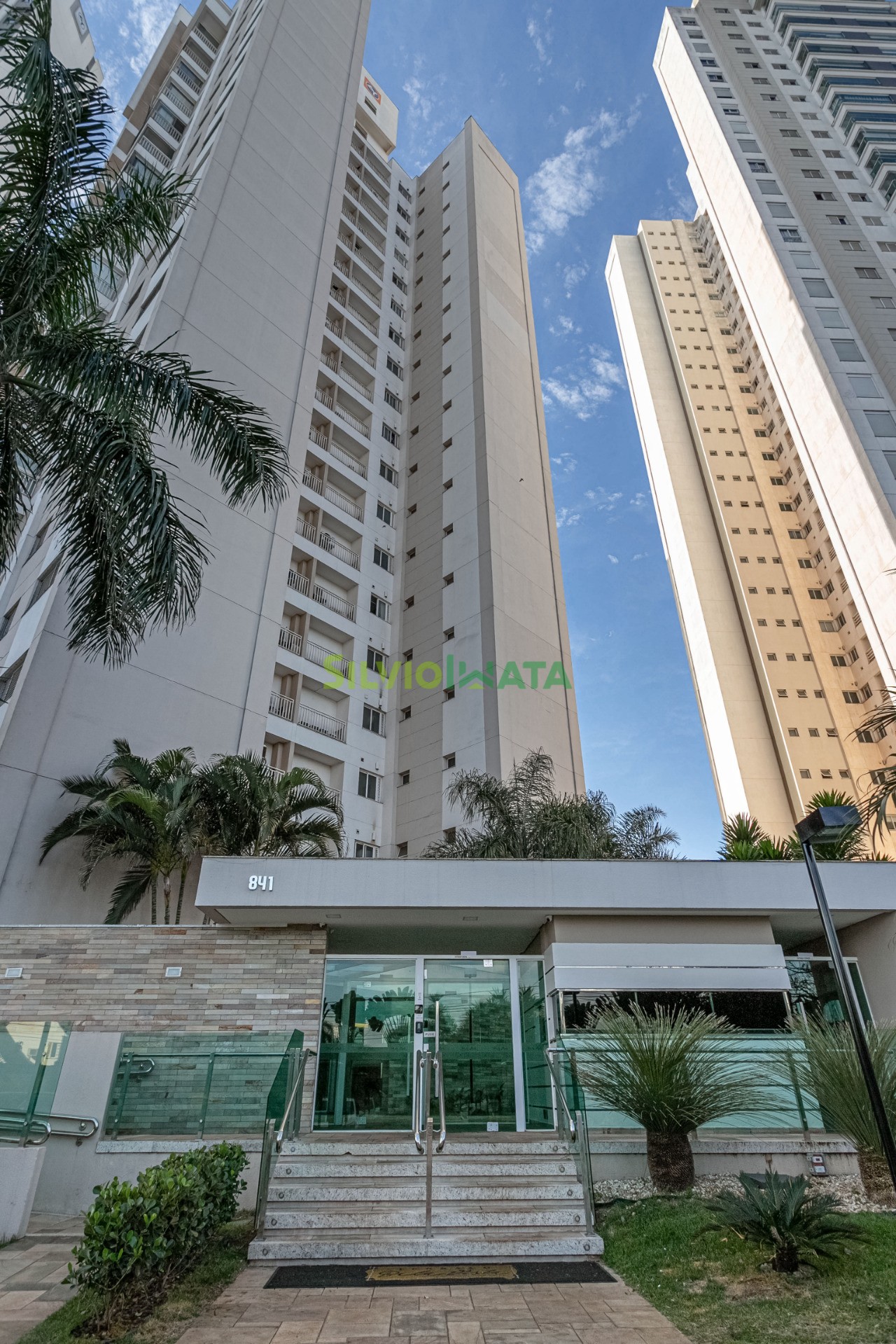 Apartamento para alugar em Zona 08, Maringá — Portal Chave Fácil