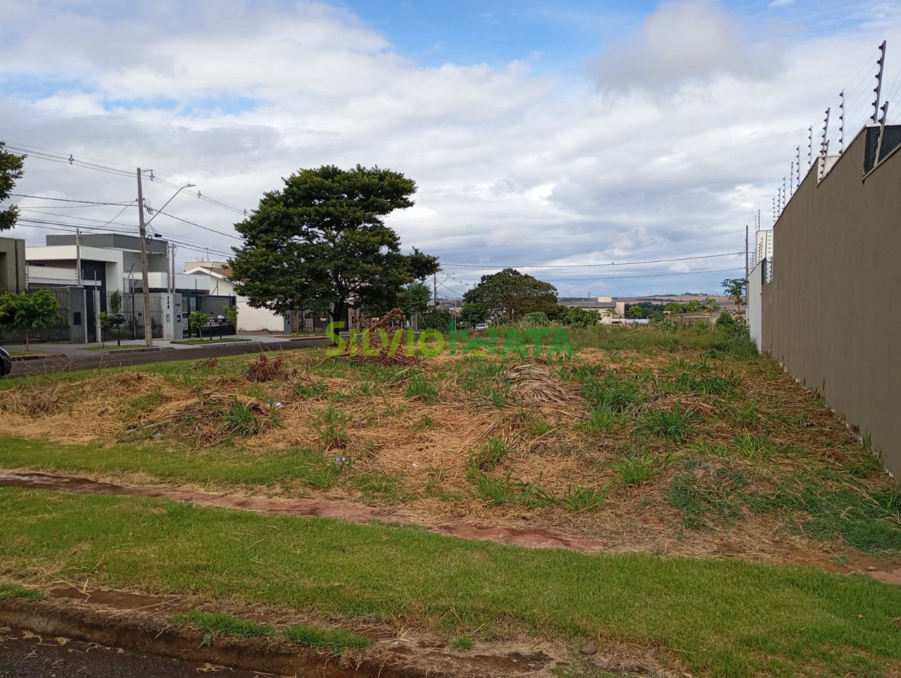 Terreno/Área à venda em Jardim Oriental, Maringá — Portal Chave Fácil