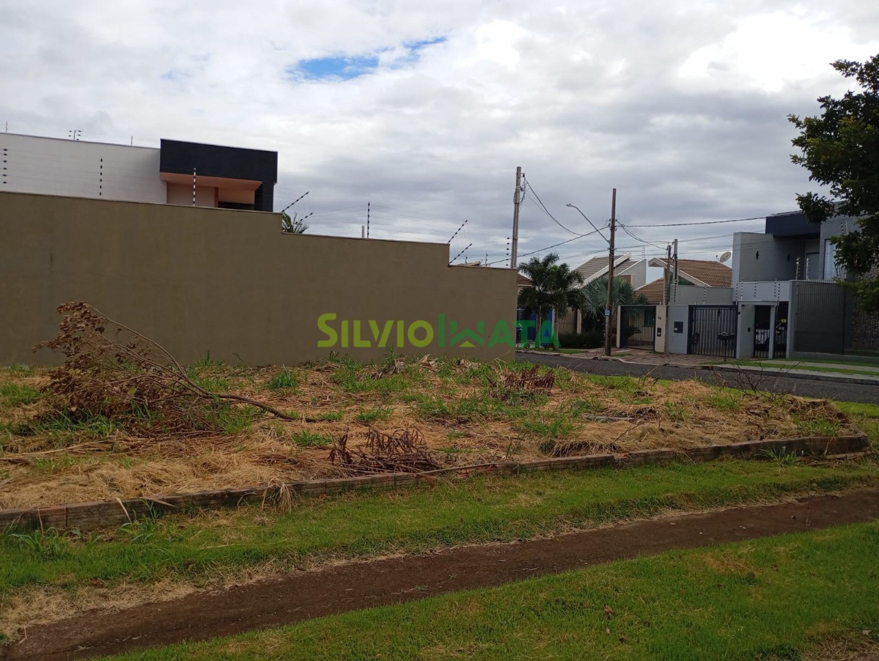 Terreno/Área à venda em Jardim Oriental, Maringá — Portal Chave Fácil