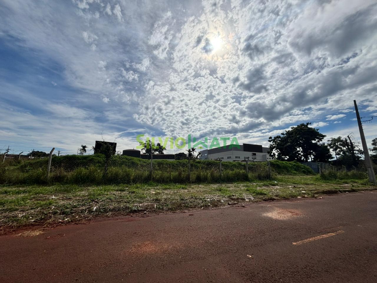 Terreno/Área para alugar em Parque Industrial, Maringá — Portal Chave Fácil