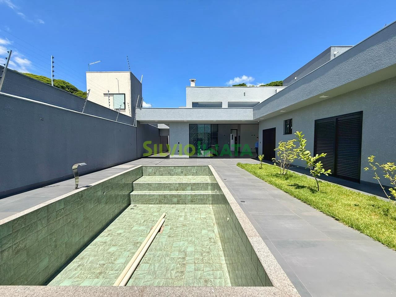 Casa à venda em Zona 05, Maringá — Portal Chave Fácil