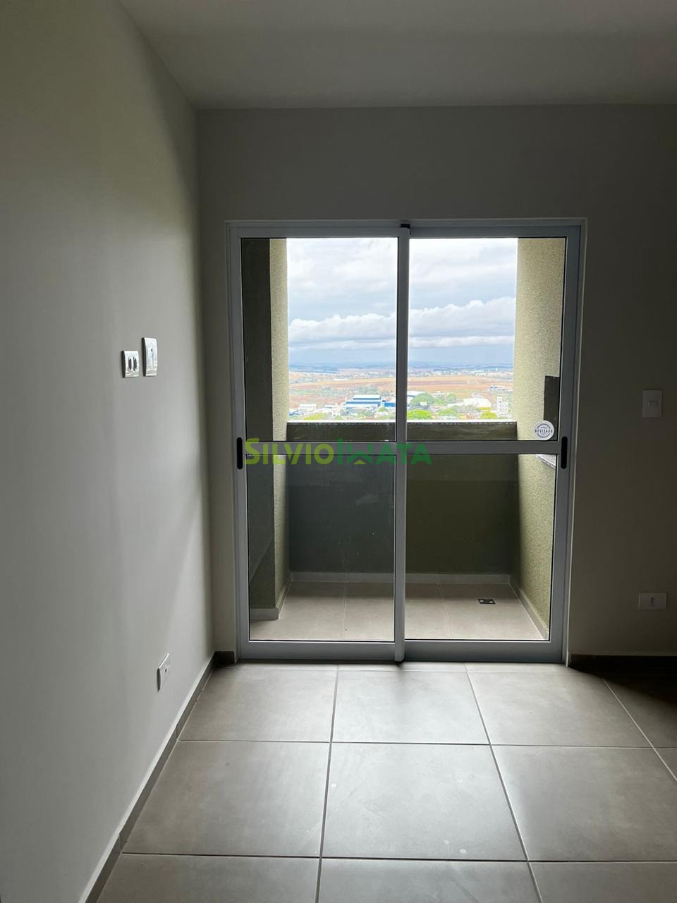 Apartamento para alugar em Jardim Das Estações, Maringá — Portal Chave Fácil