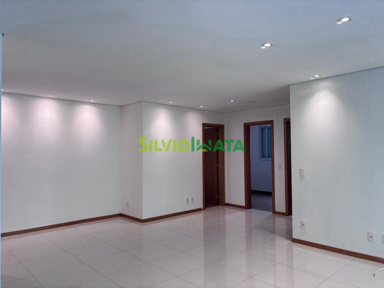 Apartamento à venda em Zona 03, Maringá — Portal Chave Fácil