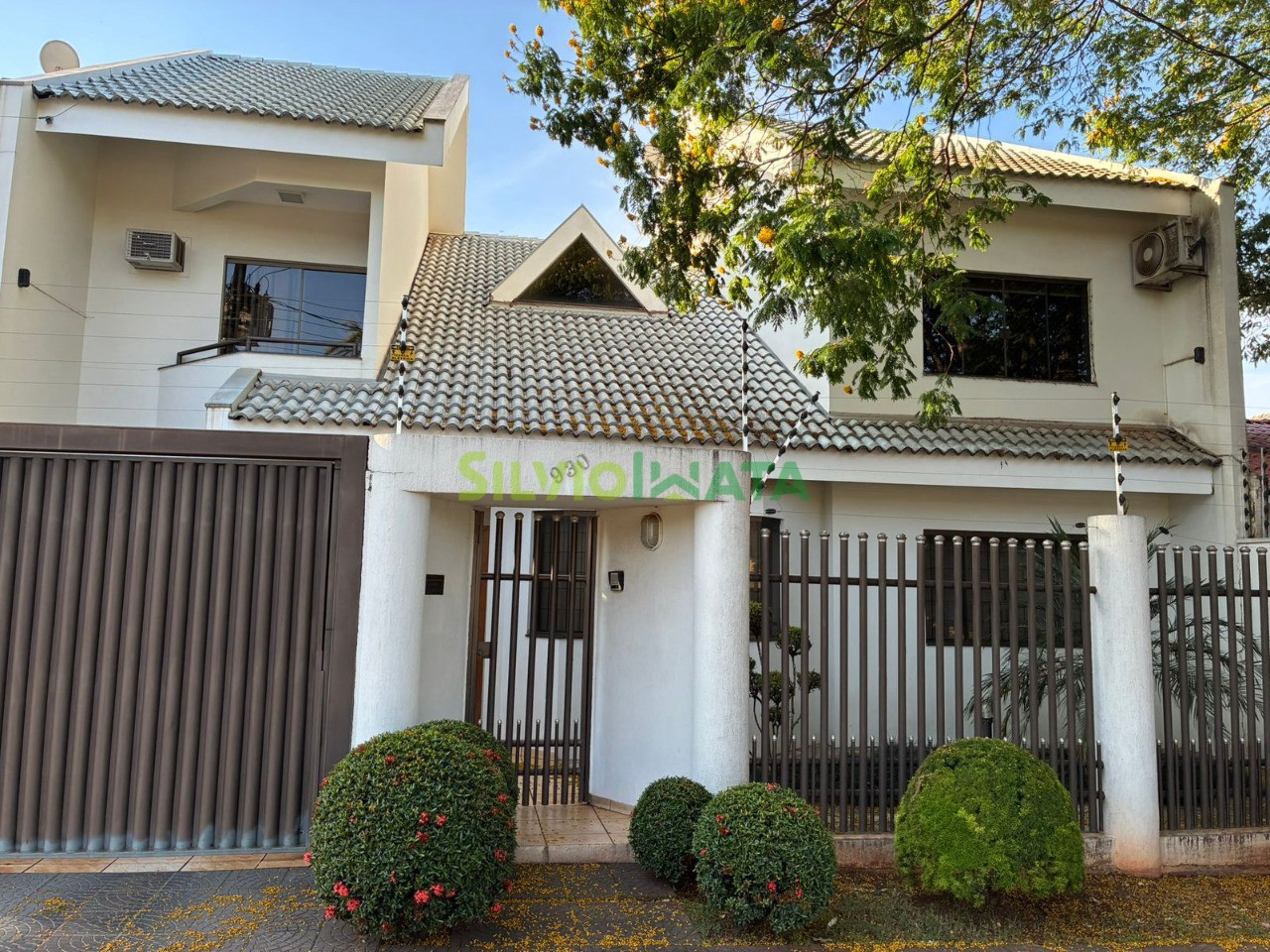 Sobrado à venda por R$ 1.050.000,00 no Jardim Guaporé, Maringá-PR