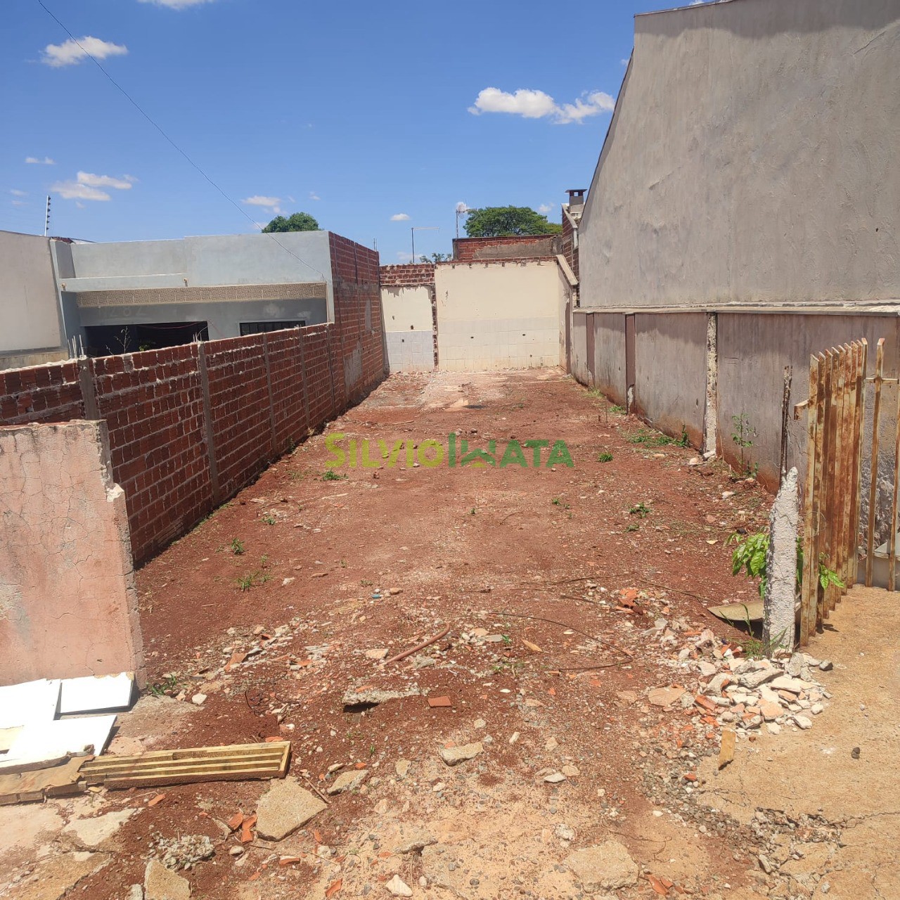 Terreno/Área à venda em Jardim Kakogawa, Maringá — Portal Chave Fácil
