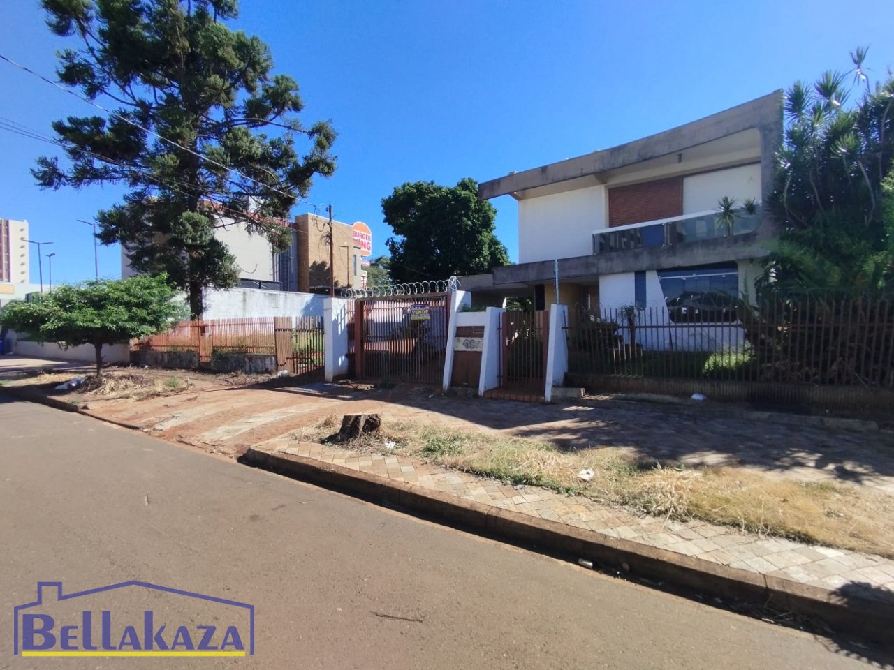 Casa à venda em Zona 08, Maringá — Portal Chave Fácil