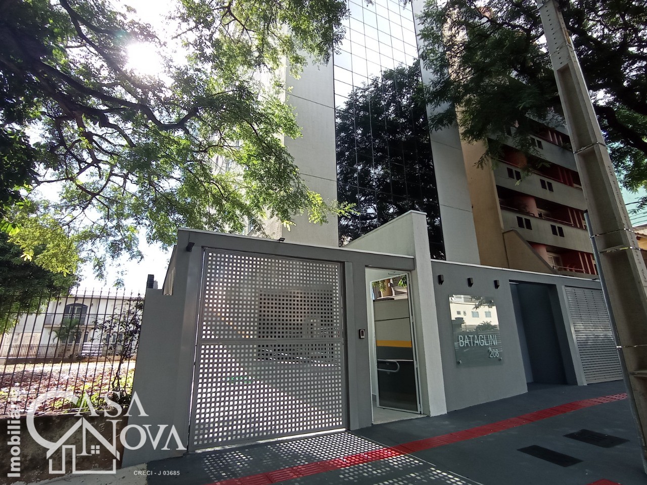 Apartamento para alugar em Zona 07, Maringá — Portal Chave Fácil