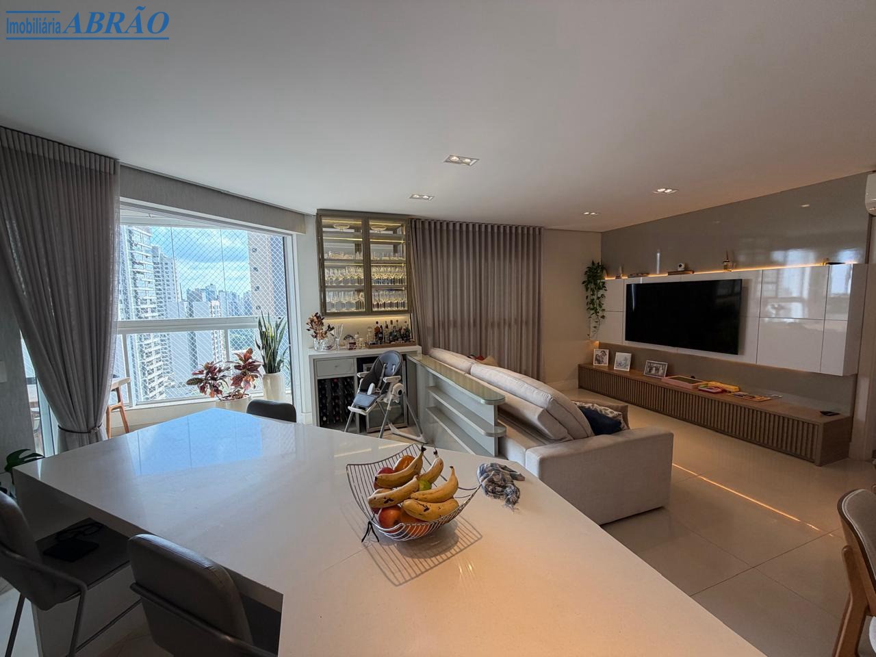 Apartamento à venda em Zona 03, Maringá — Portal Chave Fácil