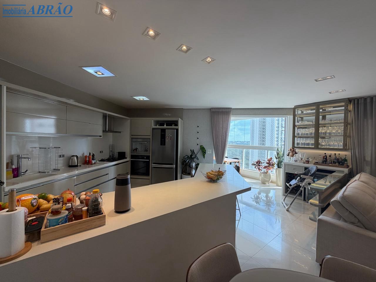 Apartamento à venda em Zona 03, Maringá — Portal Chave Fácil