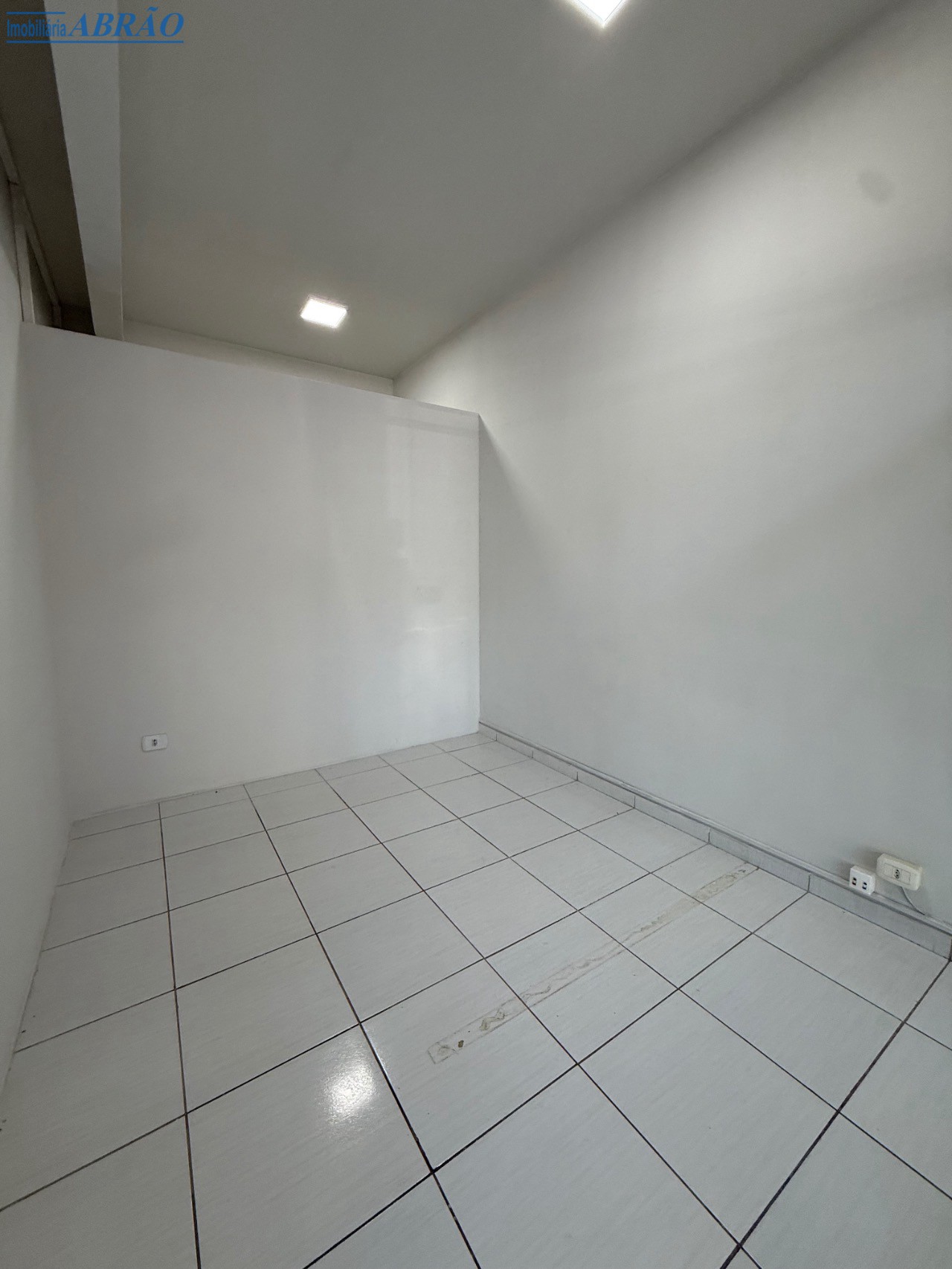 Ponto Comercial/Loja para alugar em Zona 07, Maringá — Portal Chave Fácil