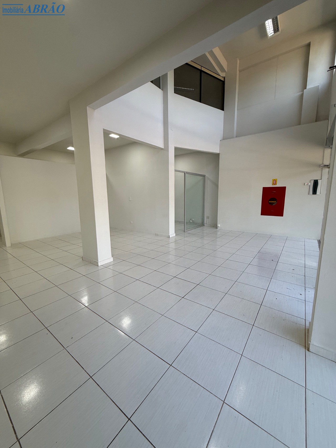 Ponto Comercial/Loja para alugar em Zona 07, Maringá — Portal Chave Fácil