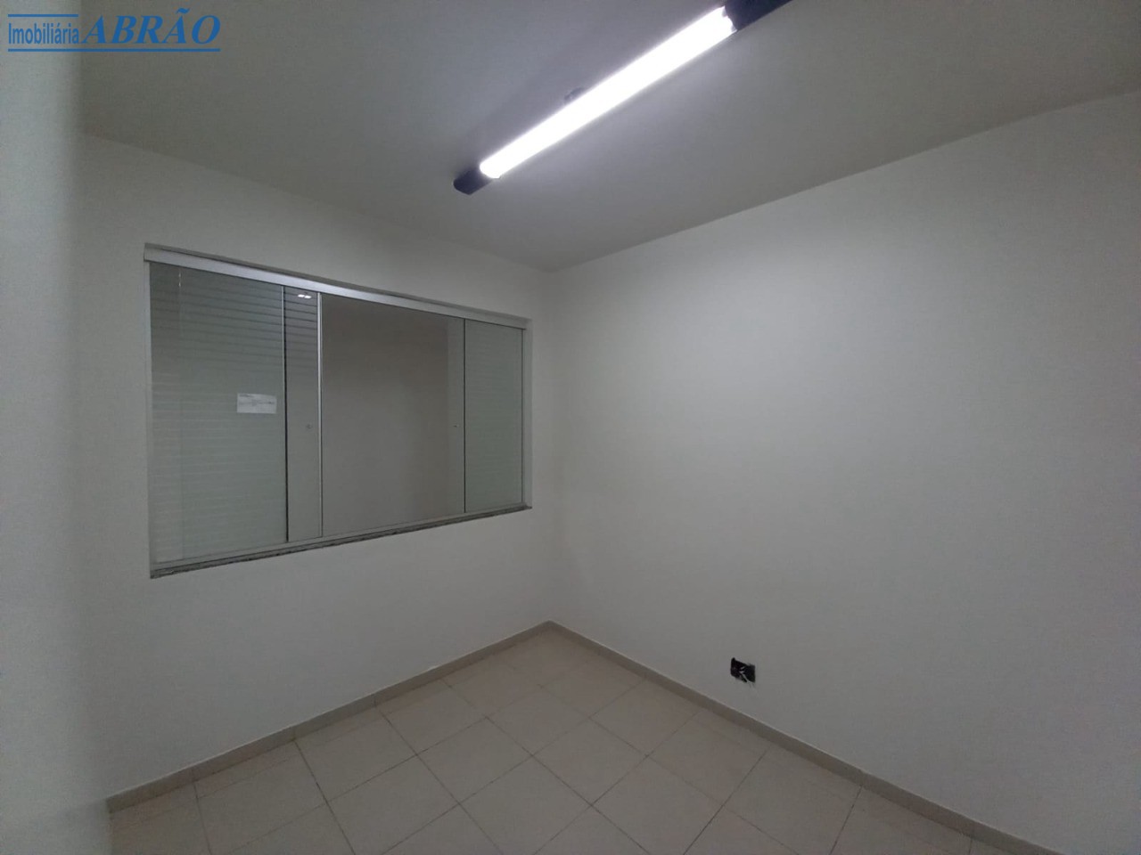Comercial para alugar em Zona 08, Maringá — Portal Chave Fácil