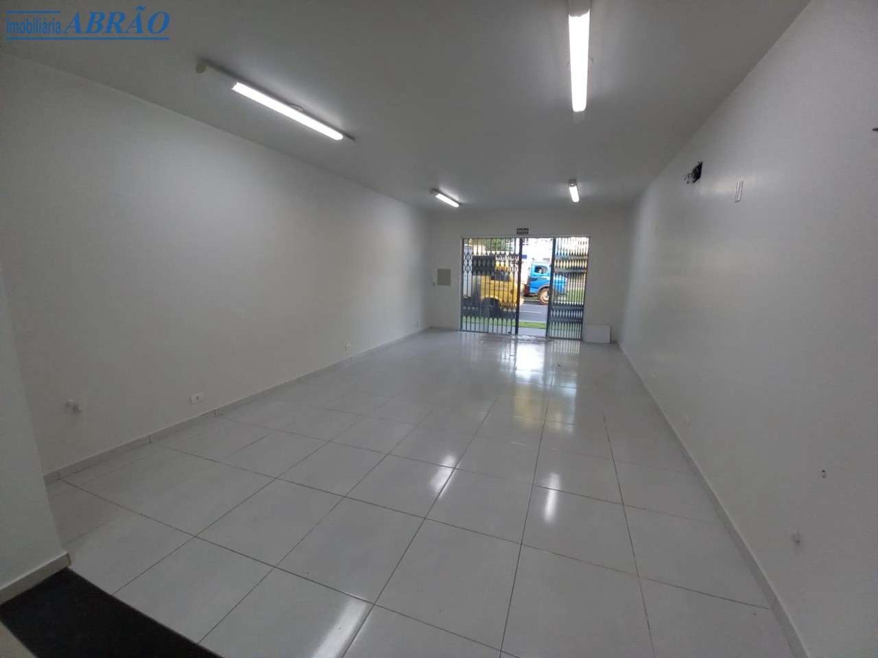 Sala/Conjunto Comercial para alugar em Zona 08, Maringá — Portal Chave Fácil