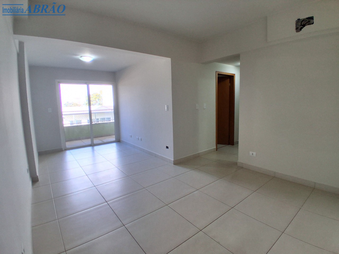 Apartamento para alugar em Vila Cleópatra, Maringá — Portal Chave Fácil
