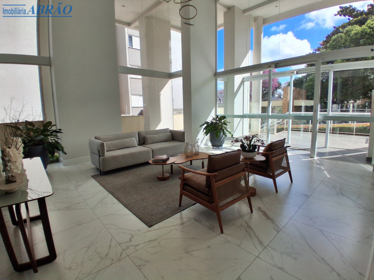 Apartamento para alugar em Vila Cleópatra, Maringá — Portal Chave Fácil
