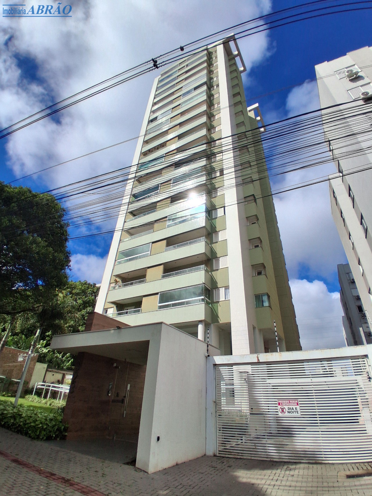 Apartamento para alugar em Vila Cleópatra, Maringá — Portal Chave Fácil